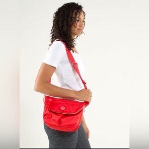 Lululemon All Night Festival crossbody bag VGUC